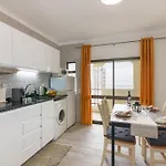 Quaint View - Da Rocha Daire